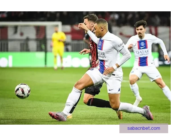 比朔夫训练中屡次错失射门机会今日终于在比赛中成功实现